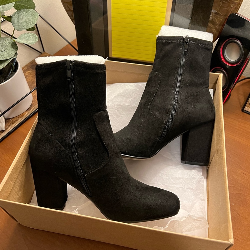 Steven Madden Black Ankle booties